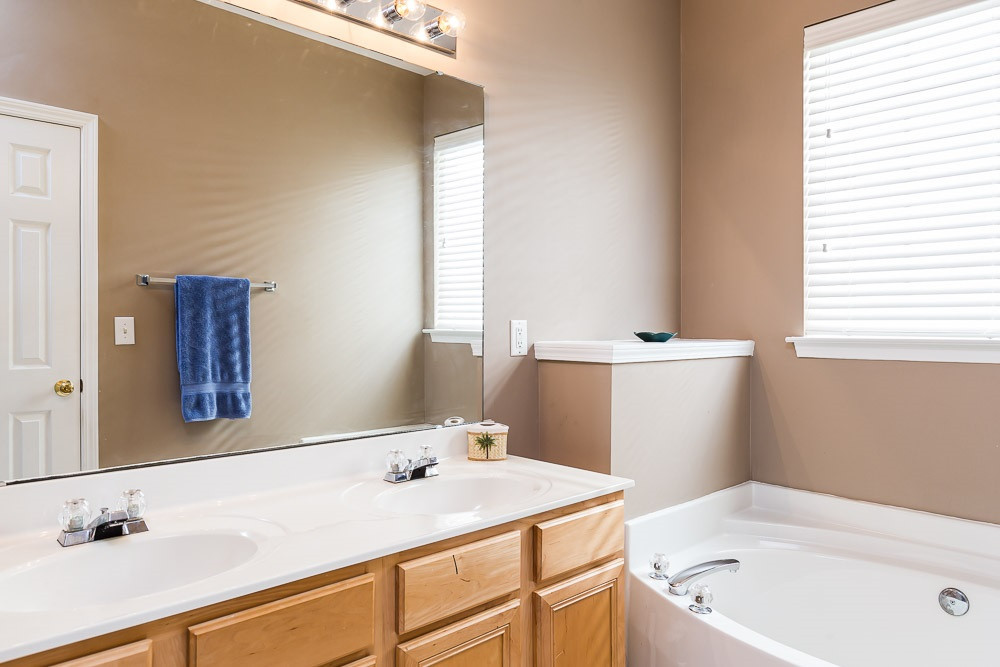 Luxuriate in the garden tub or wash away your stress in the generous shower! Master Bath