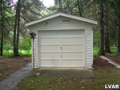 1430 Stoke Park Road Bethlehem, PA 18017 - Photo 10 of 11 Detached workshed.
