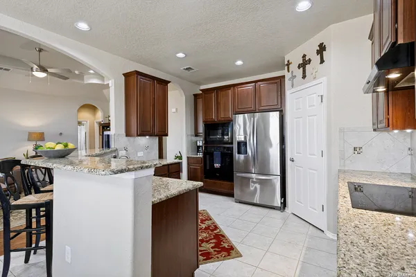 $275,000 | 10011 Champions Pass, Converse, TX 78109