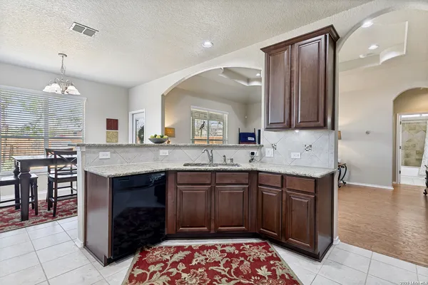 $275,000 | 10011 Champions Pass, Converse, TX 78109