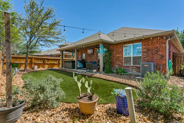 $275,000 | 10011 Champions Pass, Converse, TX 78109