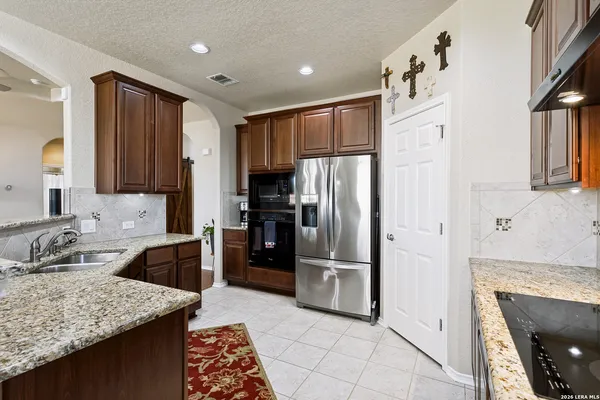 $275,000 | 10011 Champions Pass, Converse, TX 78109