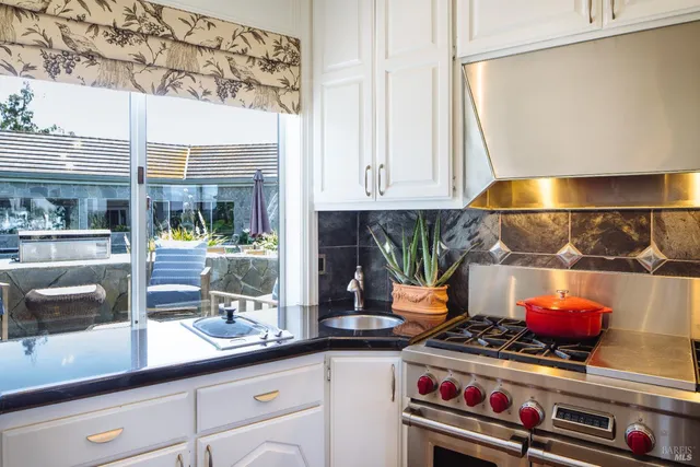 $2,995,000 | 365 Ely Road North, Petaluma, CA 94954