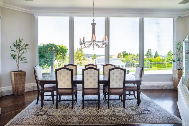 $2,995,000 | 365 Ely Road North, Petaluma, CA 94954