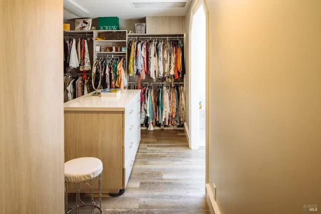 $2,995,000 | 365 Ely Road North, Petaluma, CA 94954