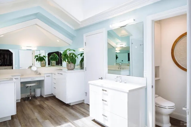 $2,995,000 | 365 Ely Road North, Petaluma, CA 94954