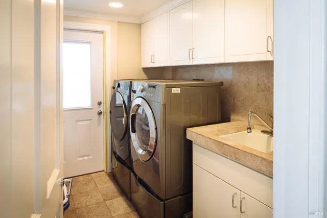 $2,995,000 | 365 Ely Road North, Petaluma, CA 94954