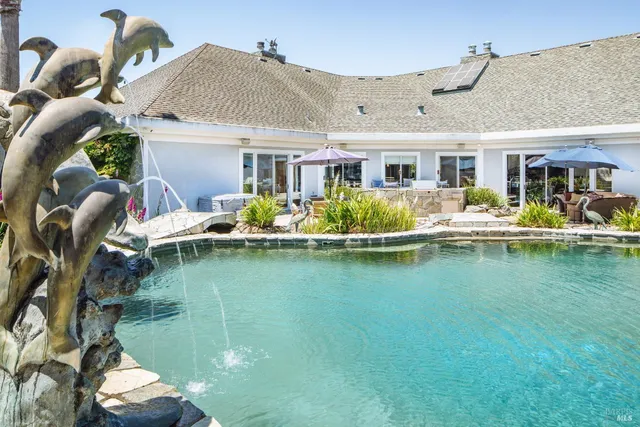 $2,995,000 | 365 Ely Road North, Petaluma, CA 94954