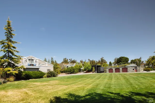 $2,995,000 | 365 Ely Road North, Petaluma, CA 94954