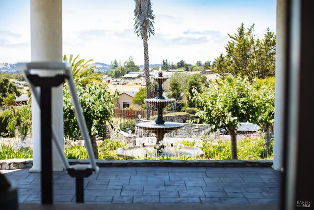 $2,995,000 | 365 Ely Road North, Petaluma, CA 94954