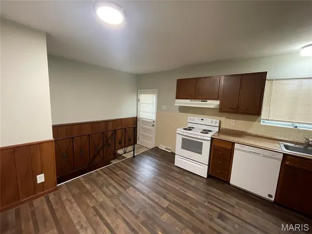 $94,900 | 1221 Scott Avenue, St. Louis, MO 63138