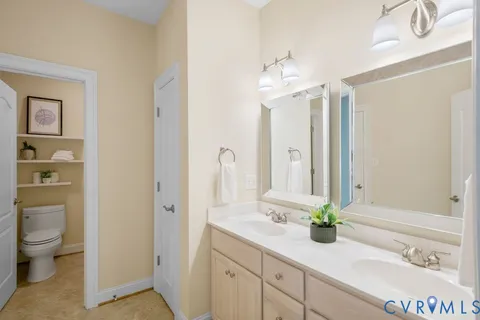 a view of a window in an empty room