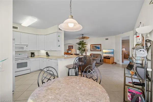 $525,000 | 3924 Forest Glen Boulevard, Unit 102, Naples, FL 34114