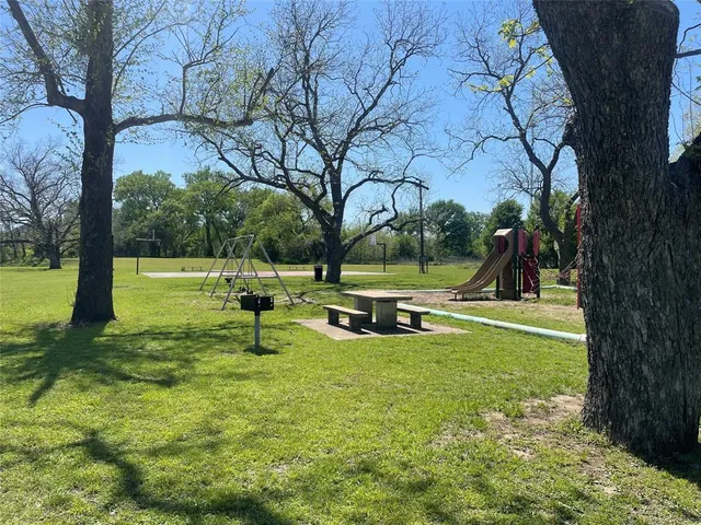 a view of park with tree