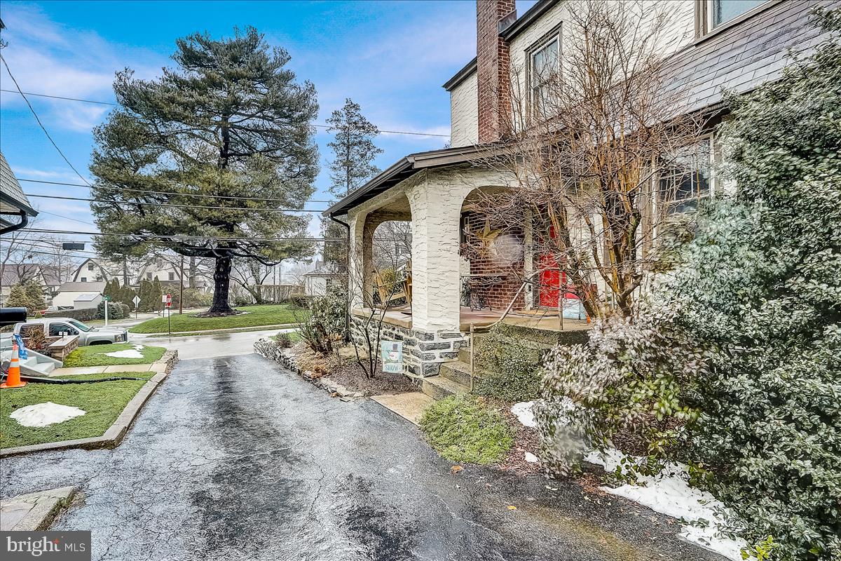 2408 Poplar Road Havertown, PA 19083 - Photo 3 of 34