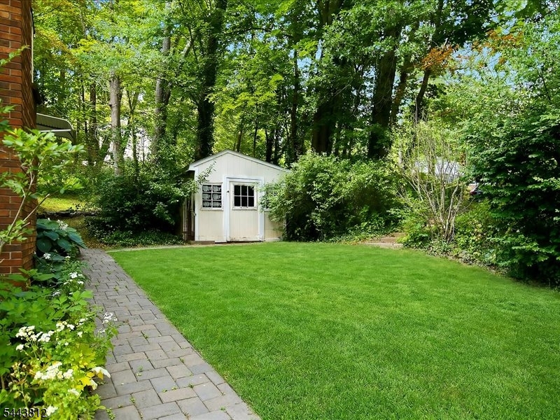 76 Long Hill Road Gillette, NJ 07933 - Photo 27 of 29
