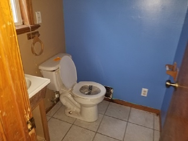 1696 South 9 Mile Road Midland, MI 48640 - Photo 9 of 15 1853646-8.JPG