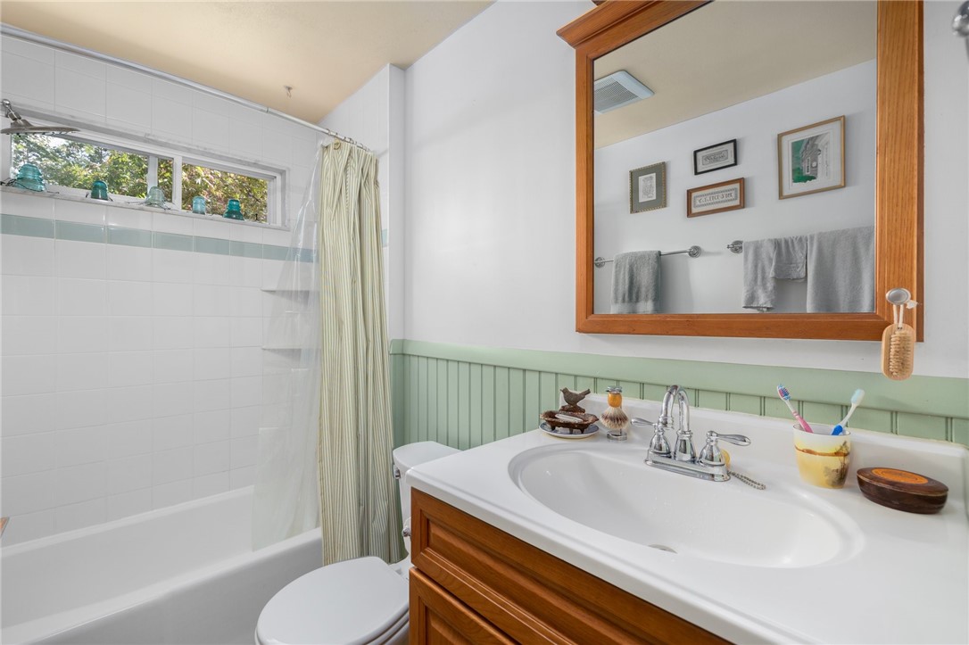 4 Rhodes Street Pawtucket, RI 02860 - Photo 12 of 37 Gallery Image 12