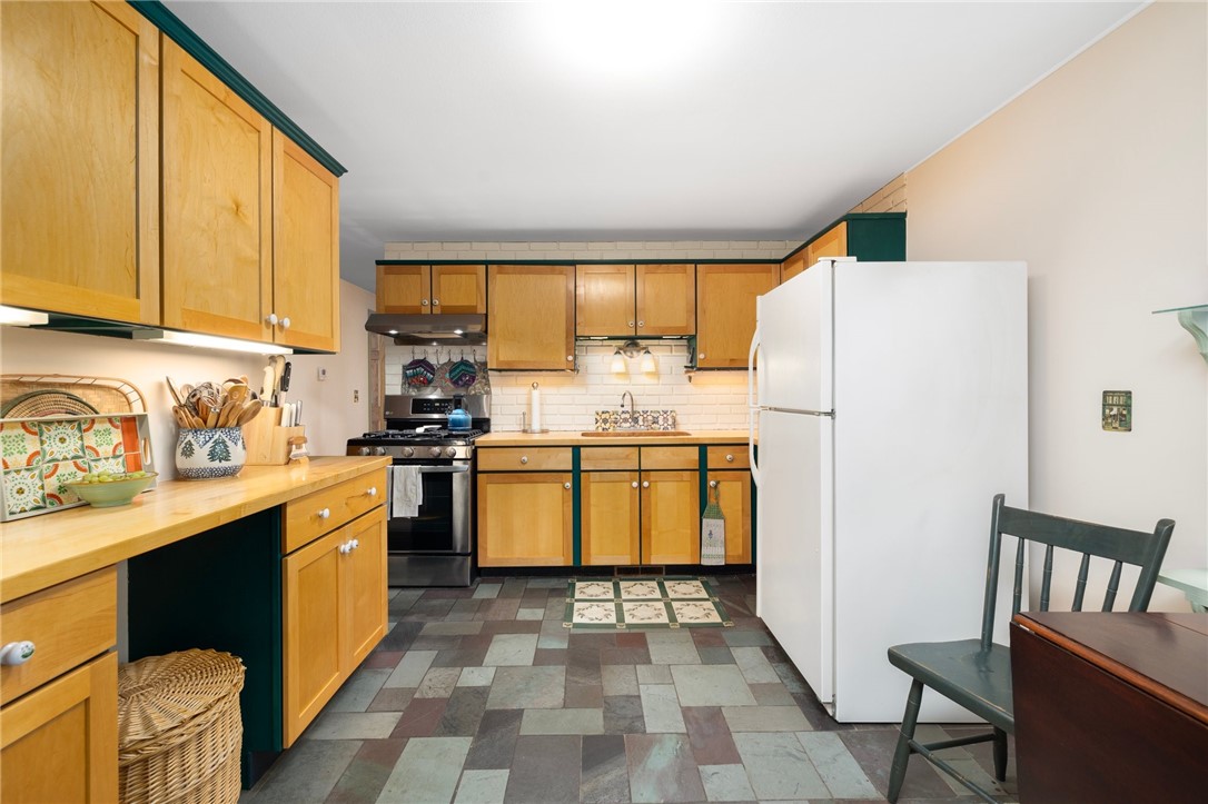 4 Rhodes Street Pawtucket, RI 02860 - Photo 6 of 37 Gallery Image 6