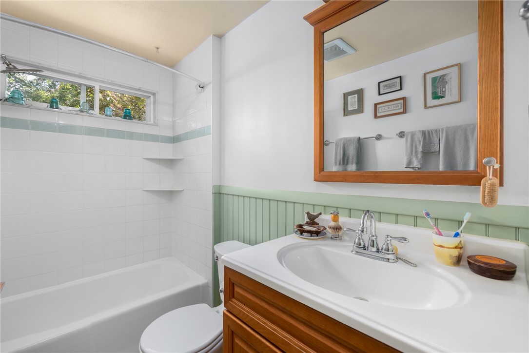 4 Rhodes Street Pawtucket, RI 02860 - Photo 10 of 37 Gallery Image 10