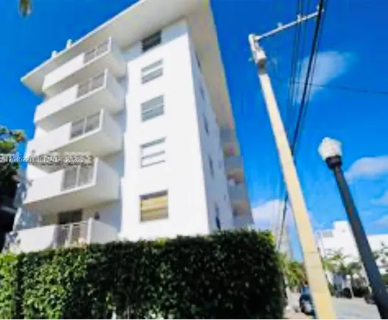 $3,000 | 360 Meridian Avenue, Unit 4A, Miami Beach, FL 33139