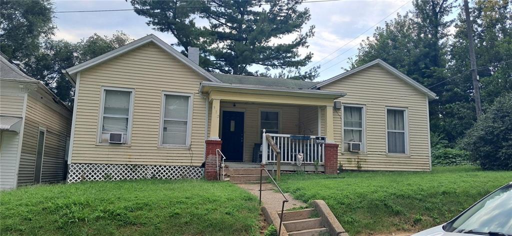 912 Ridenbaugh Street St. Joseph, MO 64501 - Photo 1 of 18 Gallery Image 1