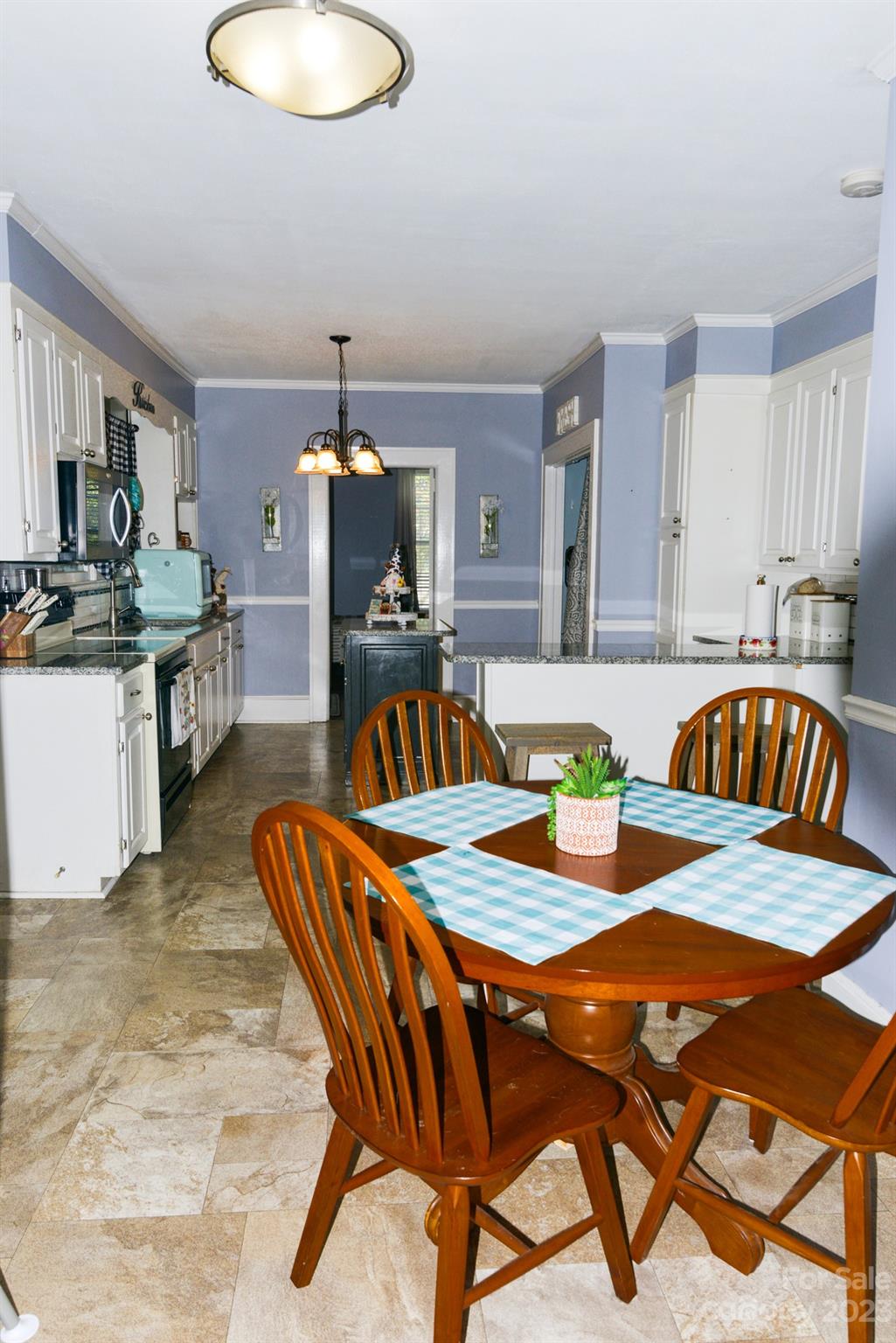 423 North Matson Street Kershaw, SC 29067 - Photo 16 of 33 a view of a dining room with furniture