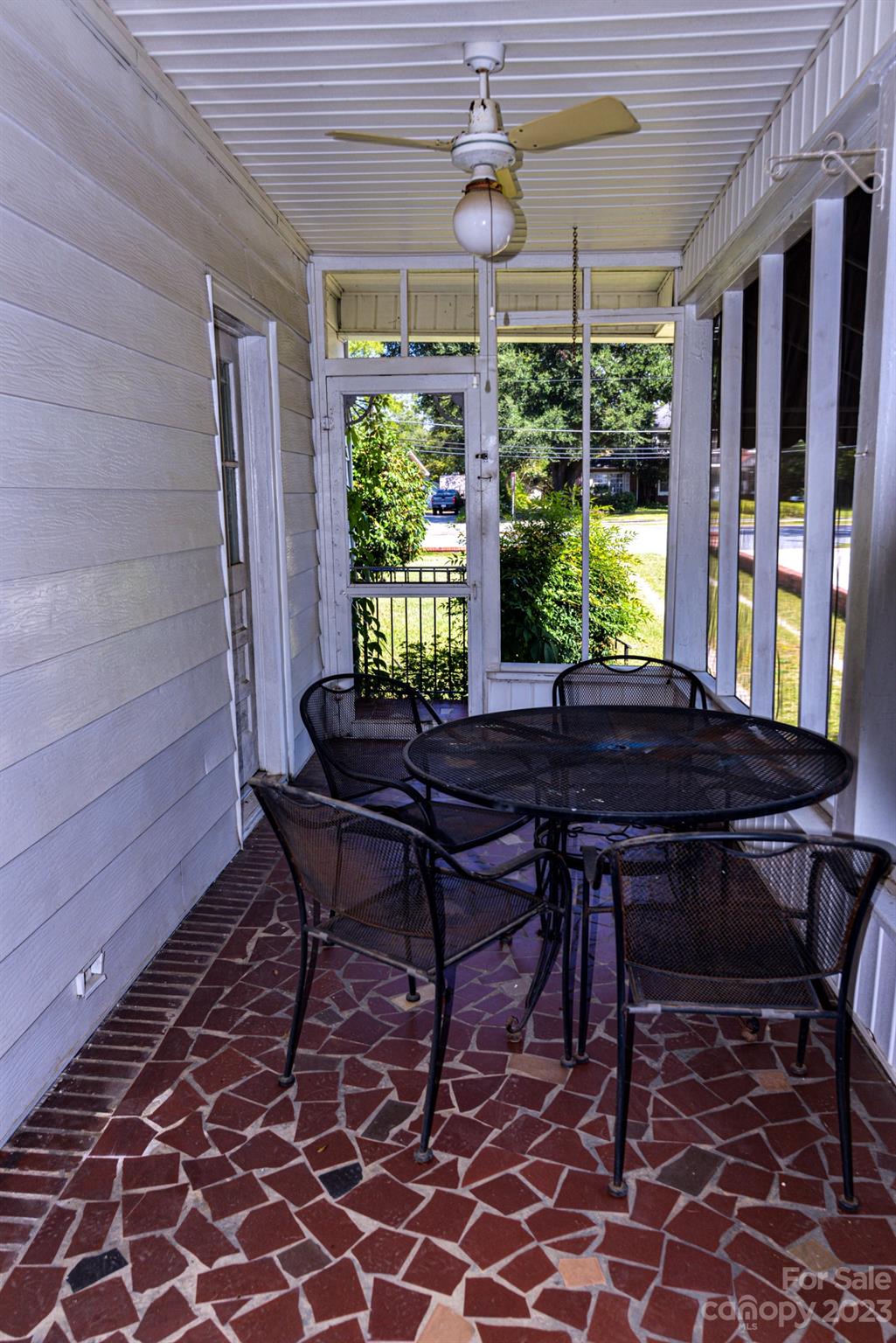 423 North Matson Street Kershaw, SC 29067 - Photo 24 of 33 a view of a chairs and tables in the patio