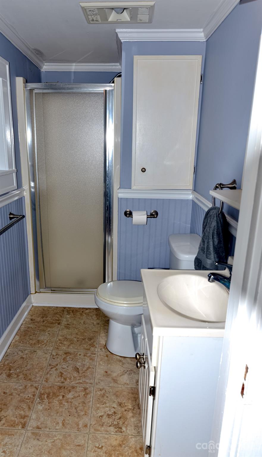 423 North Matson Street Kershaw, SC 29067 - Photo 29 of 33 a bathroom with a sink toilet and shower
