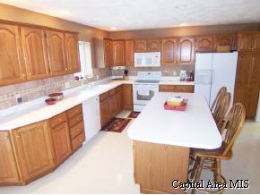 4200 Fielding Drive Springfield, IL 62711 - Photo 4 of 9