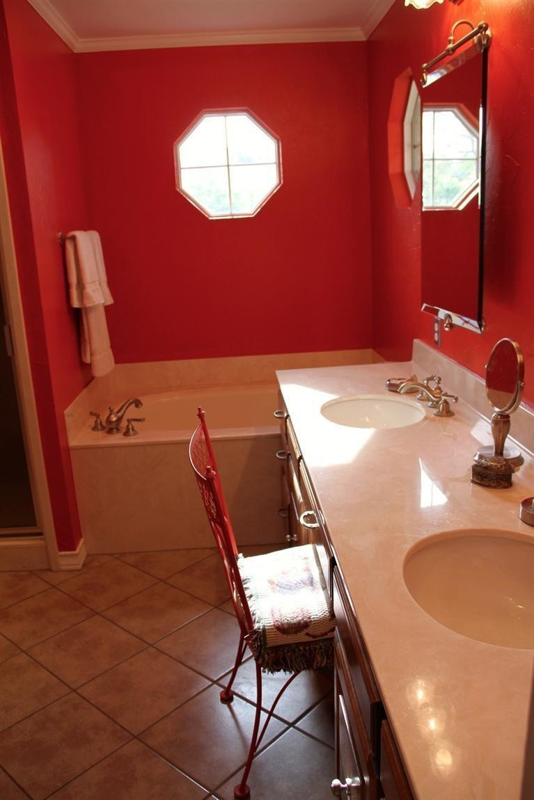 8007 Raleigh Avenue Lubbock, TX 79424 - Photo 9 of 10 Master Bathroom
