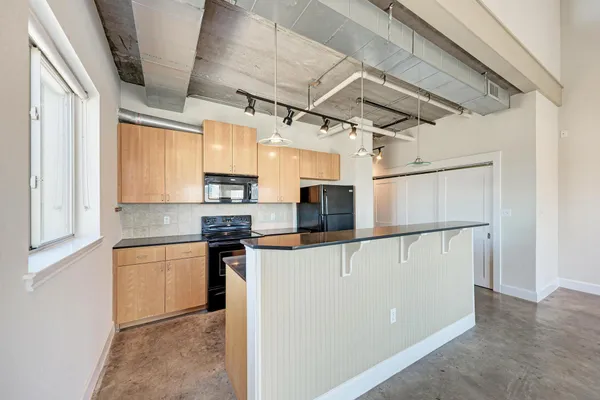 $2,900 | 807 East 14th Street, Unit 306, Austin, TX 78702