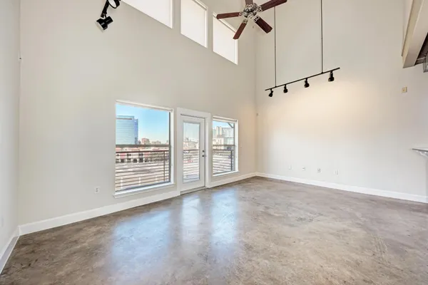 $2,900 | 807 East 14th Street, Unit 306, Austin, TX 78702