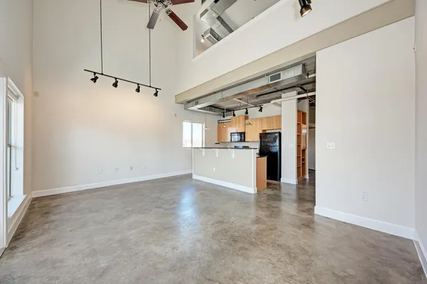 $2,900 | 807 East 14th Street, Unit 306, Austin, TX 78702