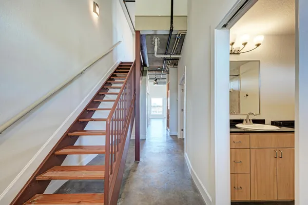 $2,900 | 807 East 14th Street, Unit 306, Austin, TX 78702