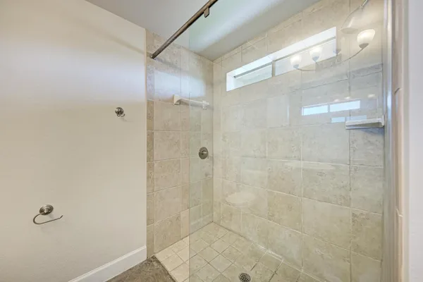 $2,900 | 807 East 14th Street, Unit 306, Austin, TX 78702