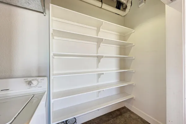 $2,900 | 807 East 14th Street, Unit 306, Austin, TX 78702