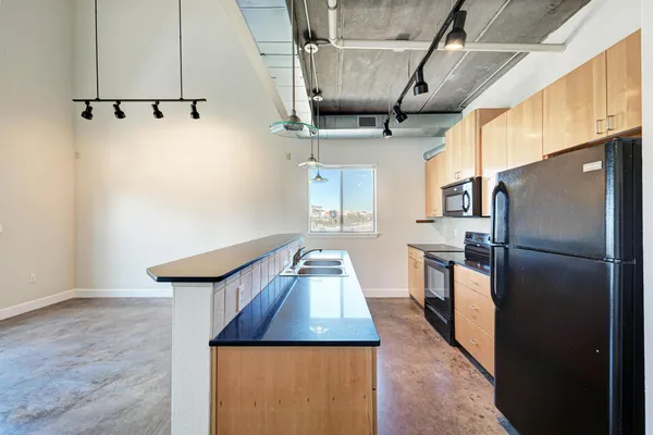 $2,900 | 807 East 14th Street, Unit 306, Austin, TX 78702