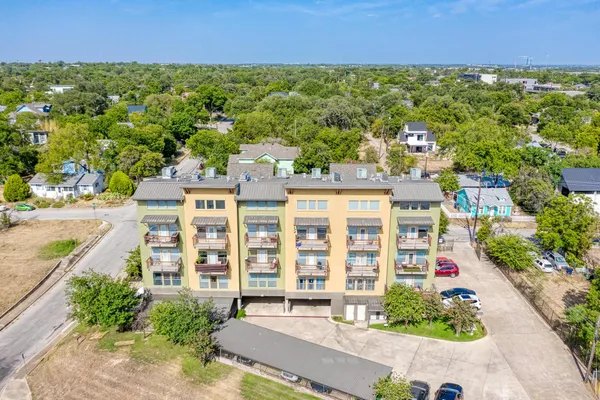 $2,900 | 807 East 14th Street, Unit 306, Austin, TX 78702