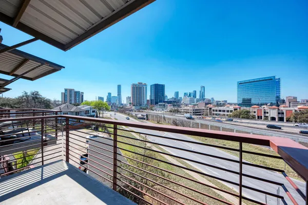 $2,900 | 807 East 14th Street, Unit 306, Austin, TX 78702