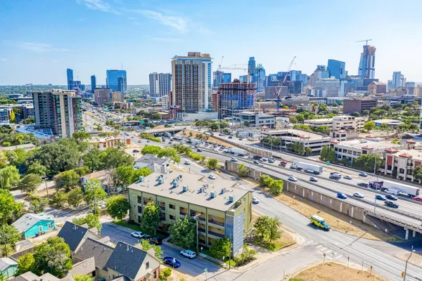 $2,900 | 807 East 14th Street, Unit 306, Austin, TX 78702