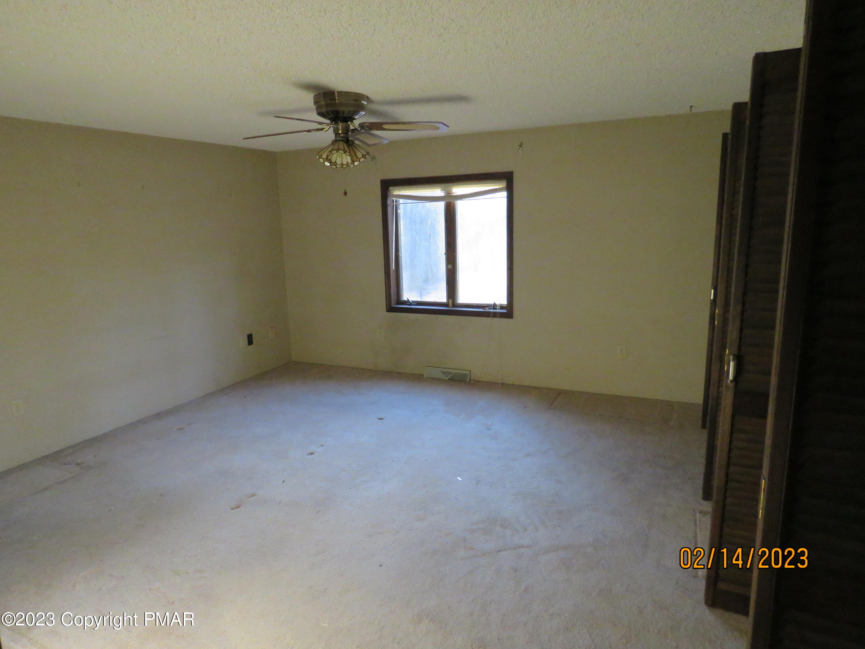 2653 Mountain Road Slatington, PA 18080 - Photo 15 of 19 an empty room with windows