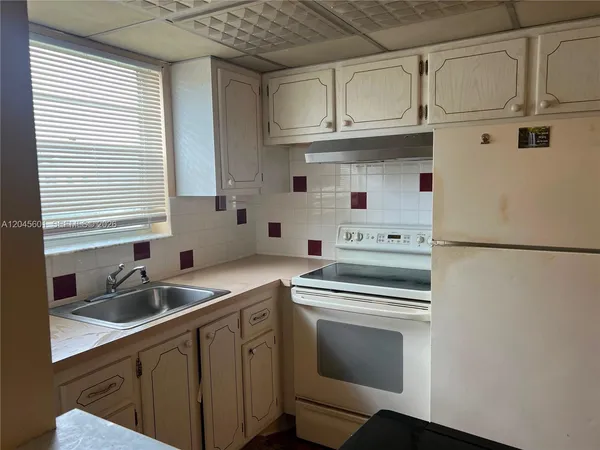$1,200 | 391 Windsor Q, West Palm Beach, FL 33417