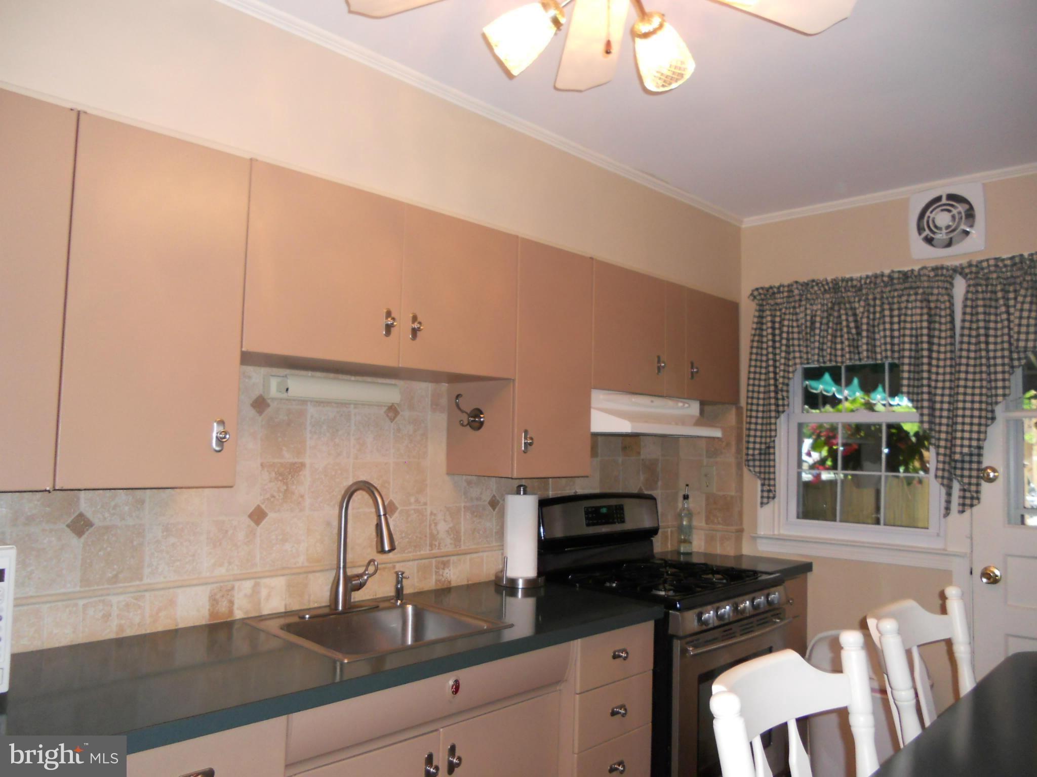 417 Chumleigh Road Baltimore, MD 21212 - Photo 6 of 16 Kitchen