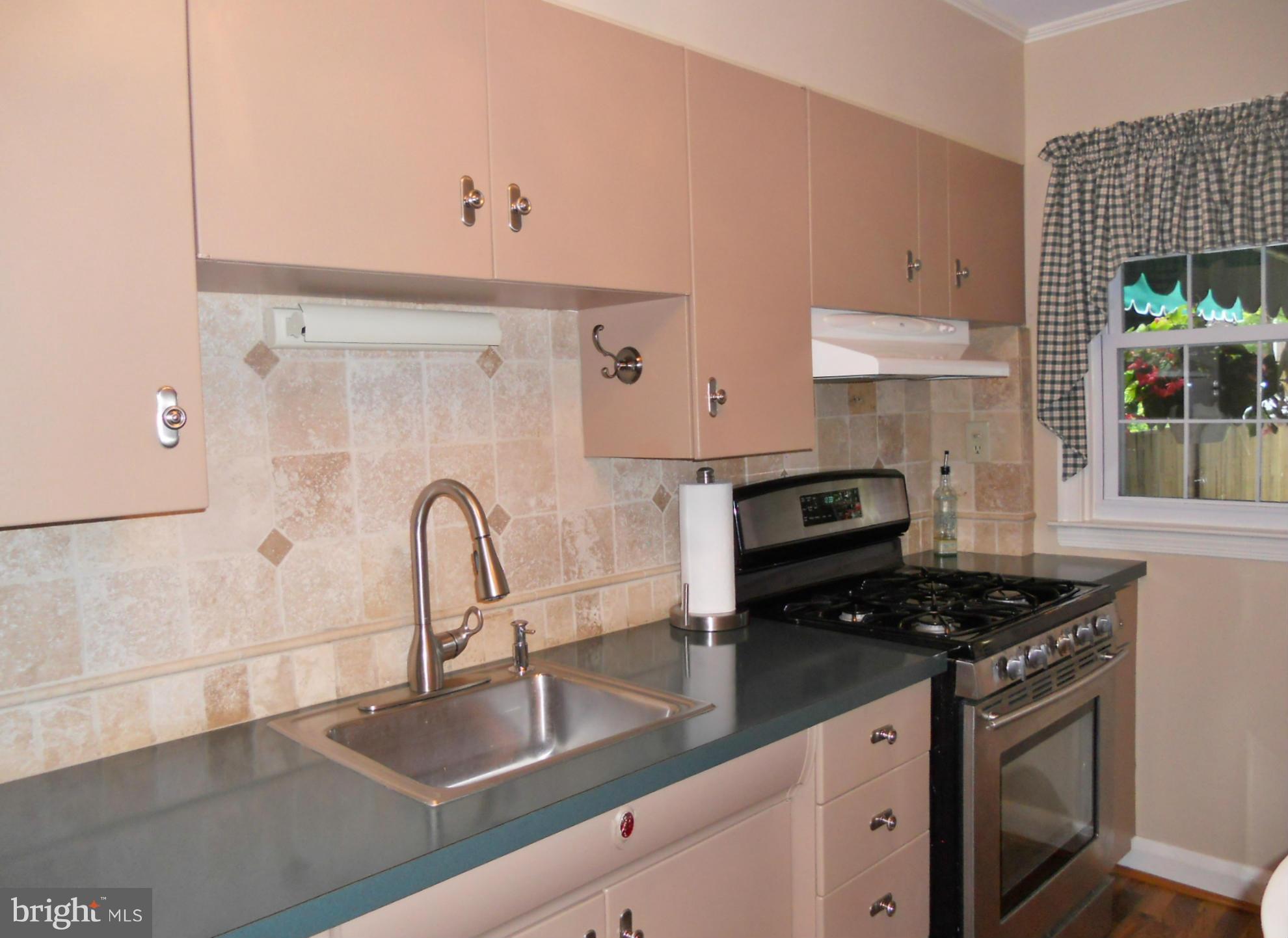 417 Chumleigh Road Baltimore, MD 21212 - Photo 8 of 16 Kitchen