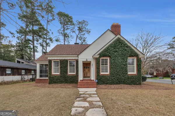 $390,000 | 201 East Brookwood Place, Valdosta, GA 31602
