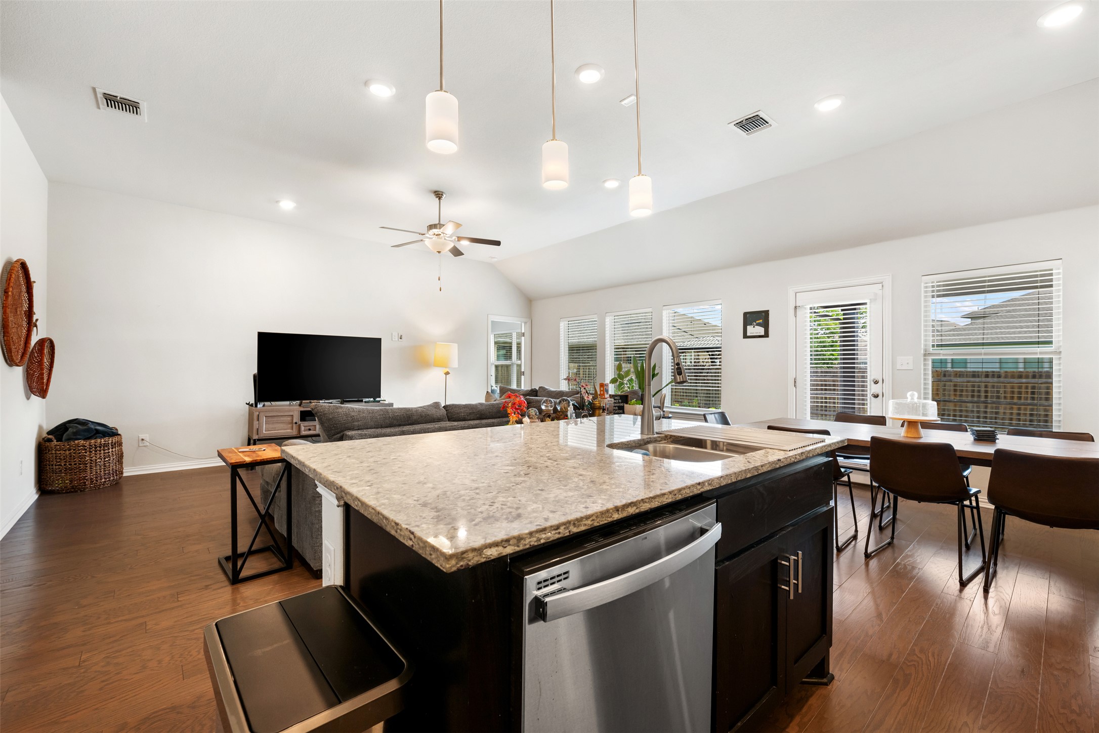 303 Cold Riv Run Kyle, TX 78640 - Photo 10 of 40 Stainless steel appliances & custom light fixtures.