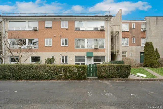 $599,000 | 22 Channing Place, Unit G, Eastchester, NY 10709