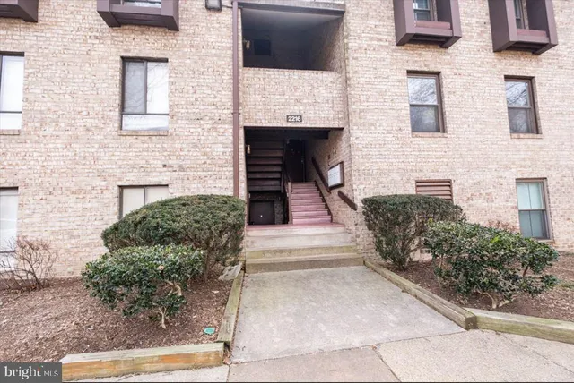 $339,000 | 2216 Castle Rock Square, Unit 12C, Reston, VA 20191