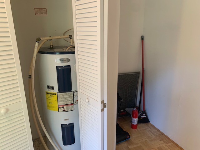 890 Bell Road Watertown, TN 37184 - Photo 38 of 62 a utility room with dryer and washer